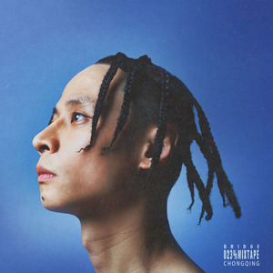 美女和男生在床上搓搓
