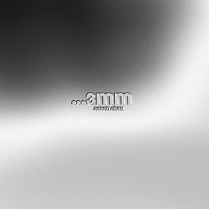 美女和男生在床上搓搓
